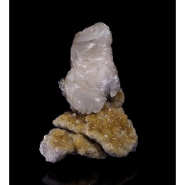 Calcite on Fluorite (fluorescent) Moscona Mine M04488